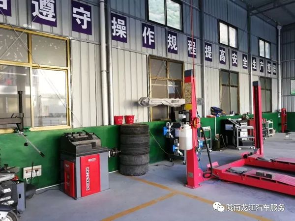 金錘鈑金，銀槍噴漆！龍江汽修值得信賴！