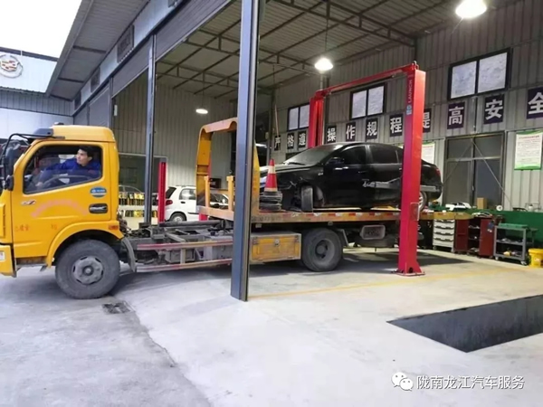 金錘鈑金，銀槍噴漆！龍江汽修值得信賴！