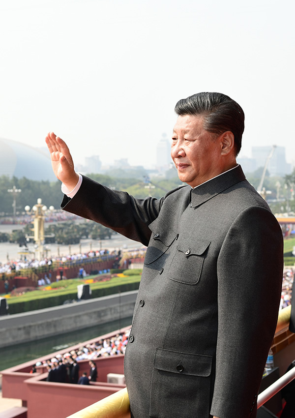 慶祝中華人民共和國成立70周年大會(huì)隆重舉行 習(xí)近平發(fā)表重要講話并檢閱受閱部隊(duì)