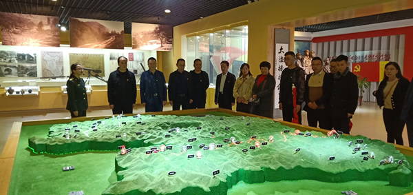 市龍江集團開展“不忘初心、牢記使命”主題黨日活動